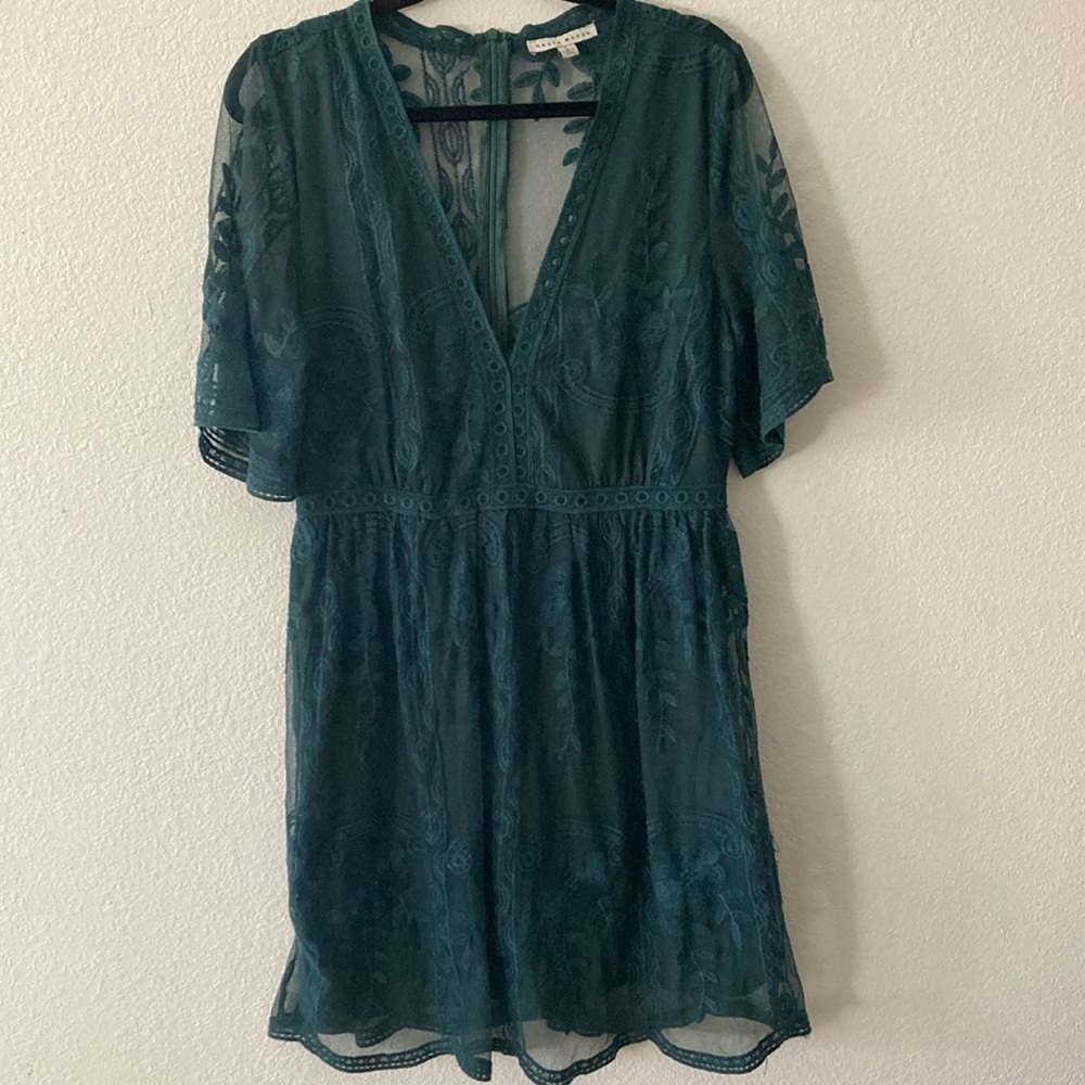 Haute Monde Emerald Green Lace/Embroidered V-Neck Dress - Picture 1 of 5